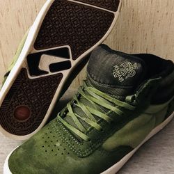 Globe Chris Haslam Mid Pro Model Skate Shoes Pine Green Vintage US 9.5
