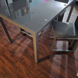 Small Dining Room Table & 4 Chairs 