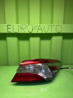 2018 2019 2020 TOYOTA CAMRY Right Quarter Panel / Outer Tail Light OEM 81550-06720