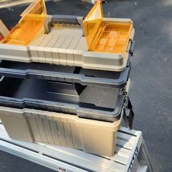 PLANO 3-TRAY TACKLE BOX WITH BERKLEY FRESHWATER KIT: Get out on the water fast and get to catching fish with this industry-leading tackle kit.

VERSAT