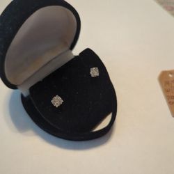 14 Karat White Gold Diamond Earrings