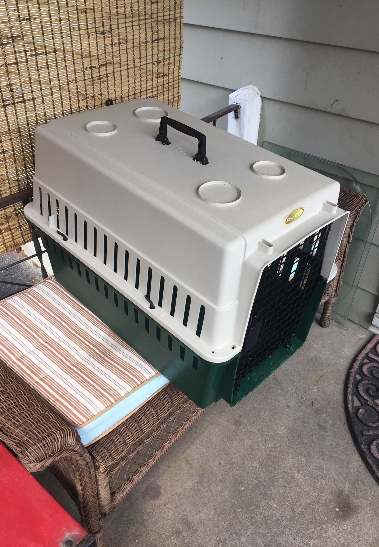 Dog crate for medium dog