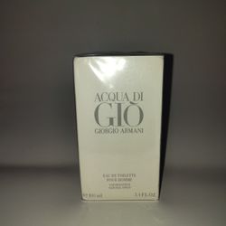 Armani Acqua di Giò Eau de Toilette is a light, aquatic men's cologne that captures the pure freshness and warmth of the Mediterranean Sea.