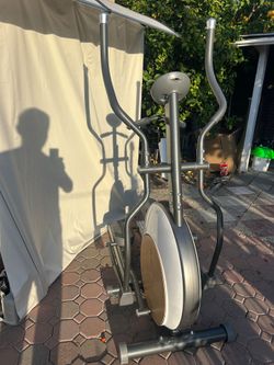 New elliptical machine in the box