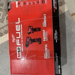 Milwaukee M12 Impact and Drill Combo Kit