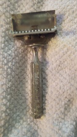 Antique GEM  Safety Flip Top Razor
