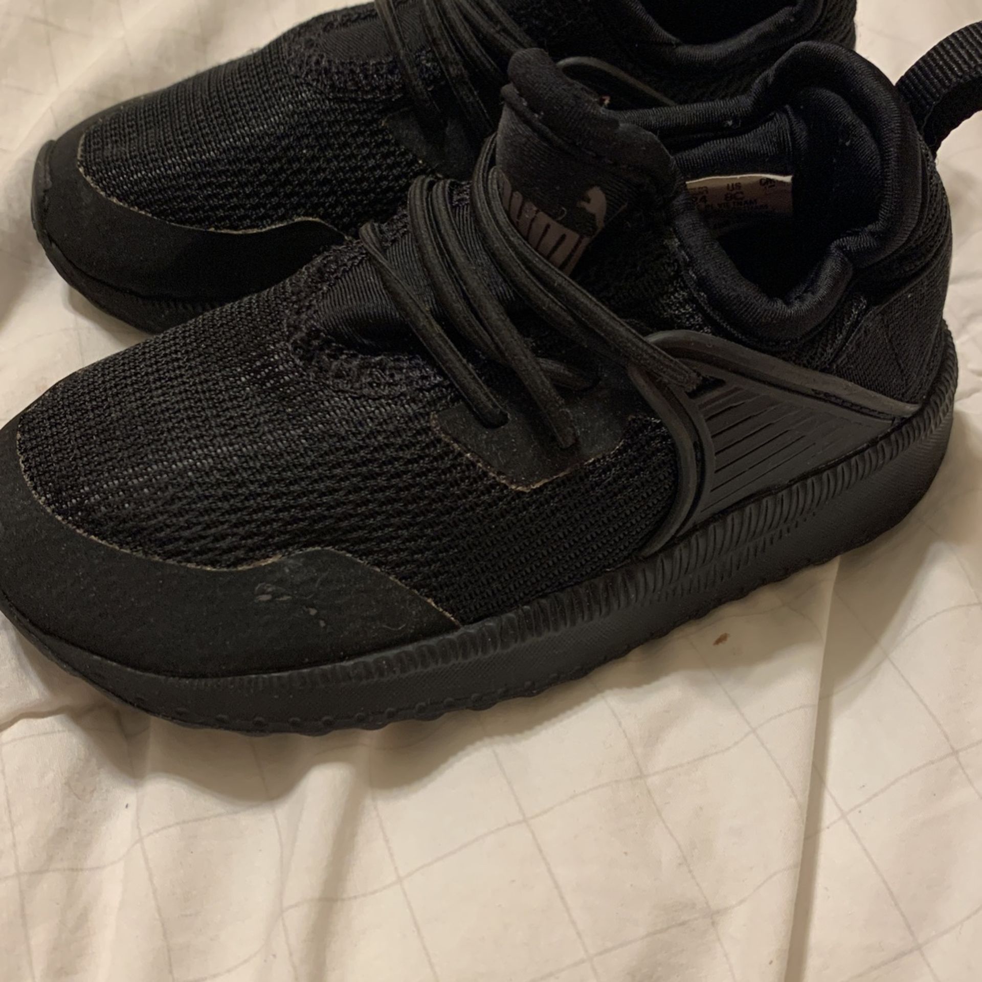 Child’s 8c PUMAS Both For $25