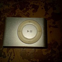 Old 1g Or 2g iPod Shuffle , Super Small First Or Second Generation? 