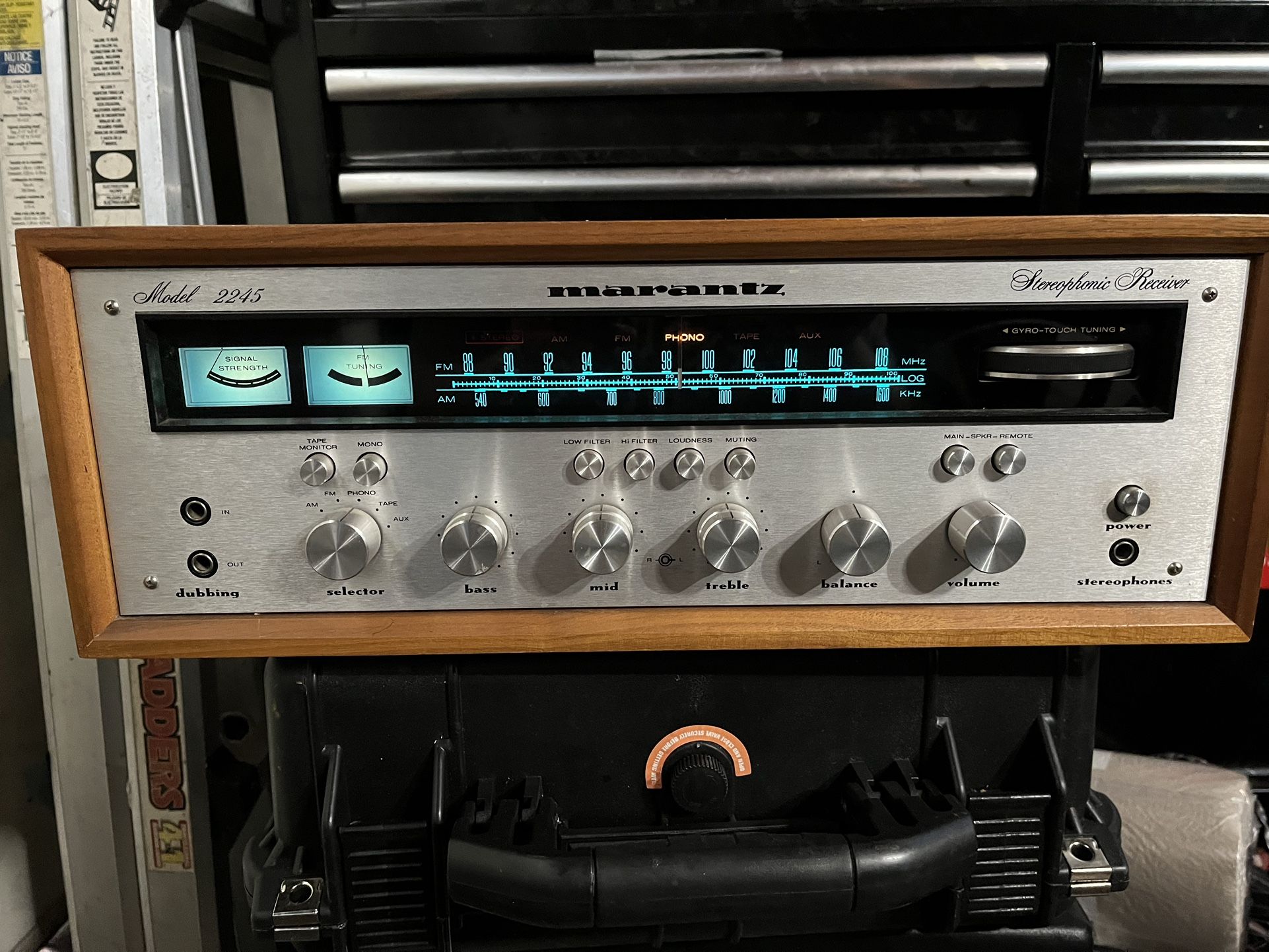 Marantz 2245 Receiver And Pair Of Epi M-602 Floor Speakers
