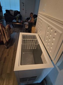 Deep freezer