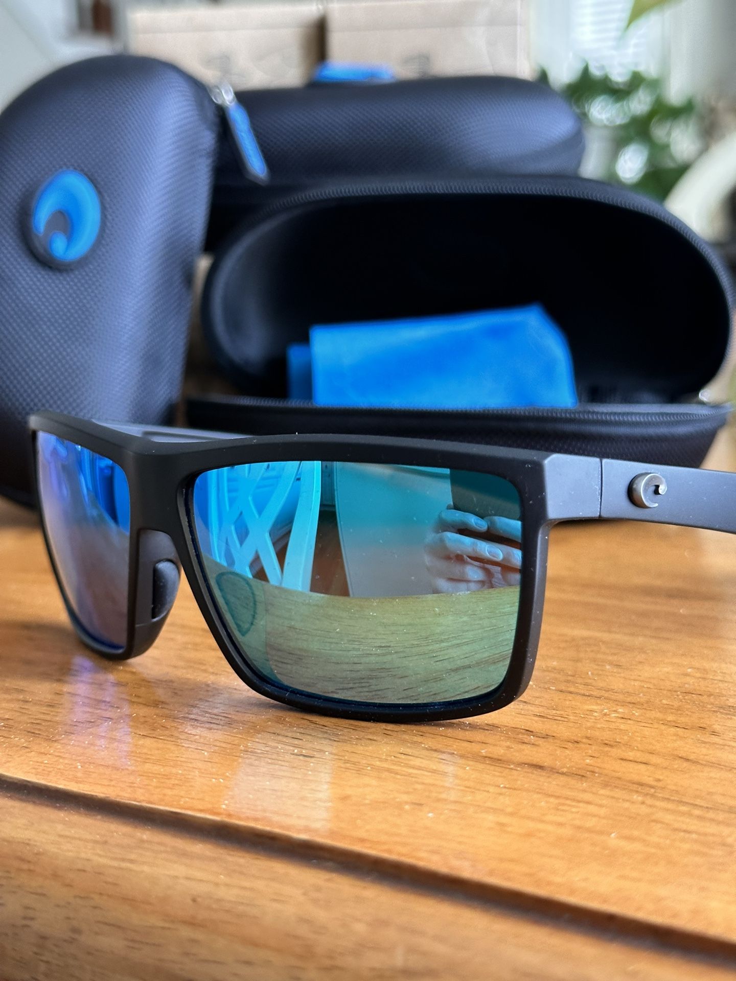 Knock Off Costas