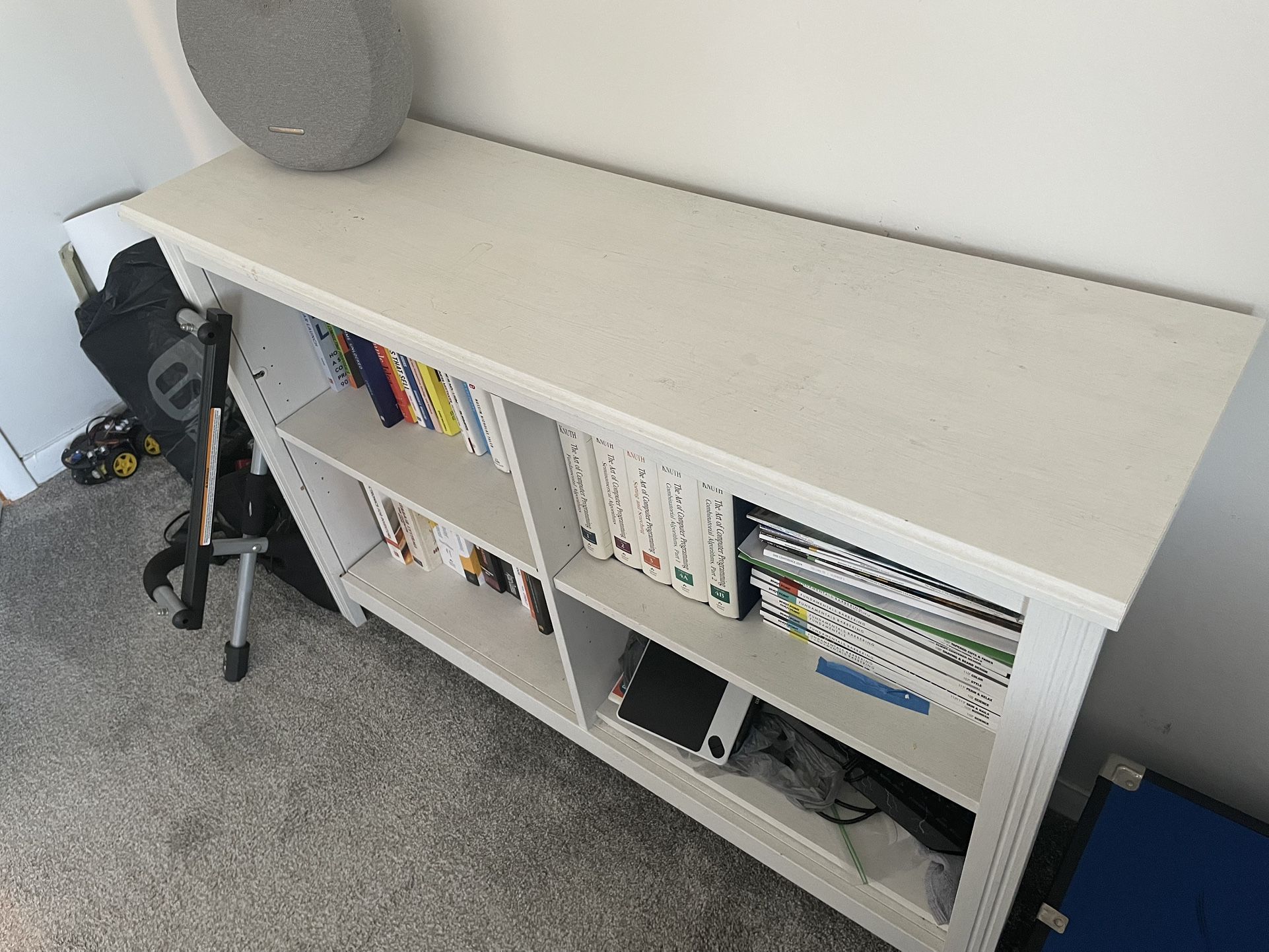Free bookshelf