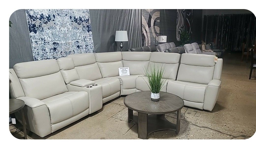 6 Pc Leather Modular Power Sectional (New )