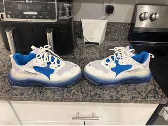 Balenciagas triple s blue and white