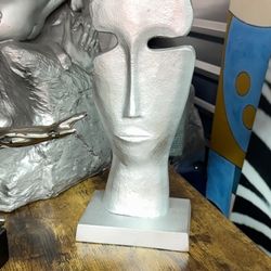 abstract face sculpture