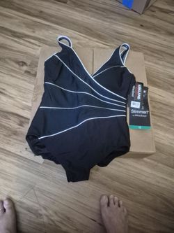 Bathing suit one piece (kirkland) size 12