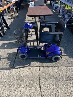 Electric mobility scooter