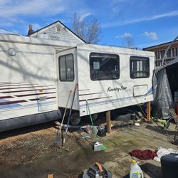 1998 Newmar Kountry Star Remodeled 