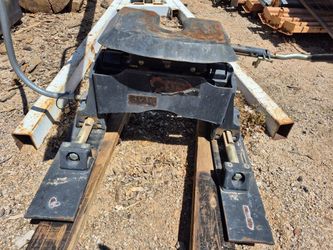 5th Wheel Slider Hitch By Curt