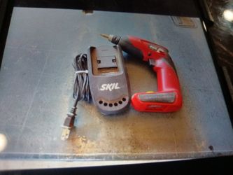 Skill 10.8 lithium ion drill tool