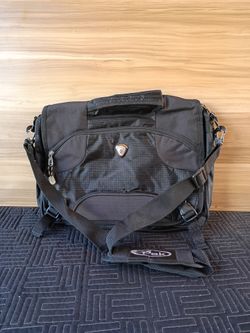 CALPAK (California Pak) Pavillion Collection Ransom 18" expandable laptop bag