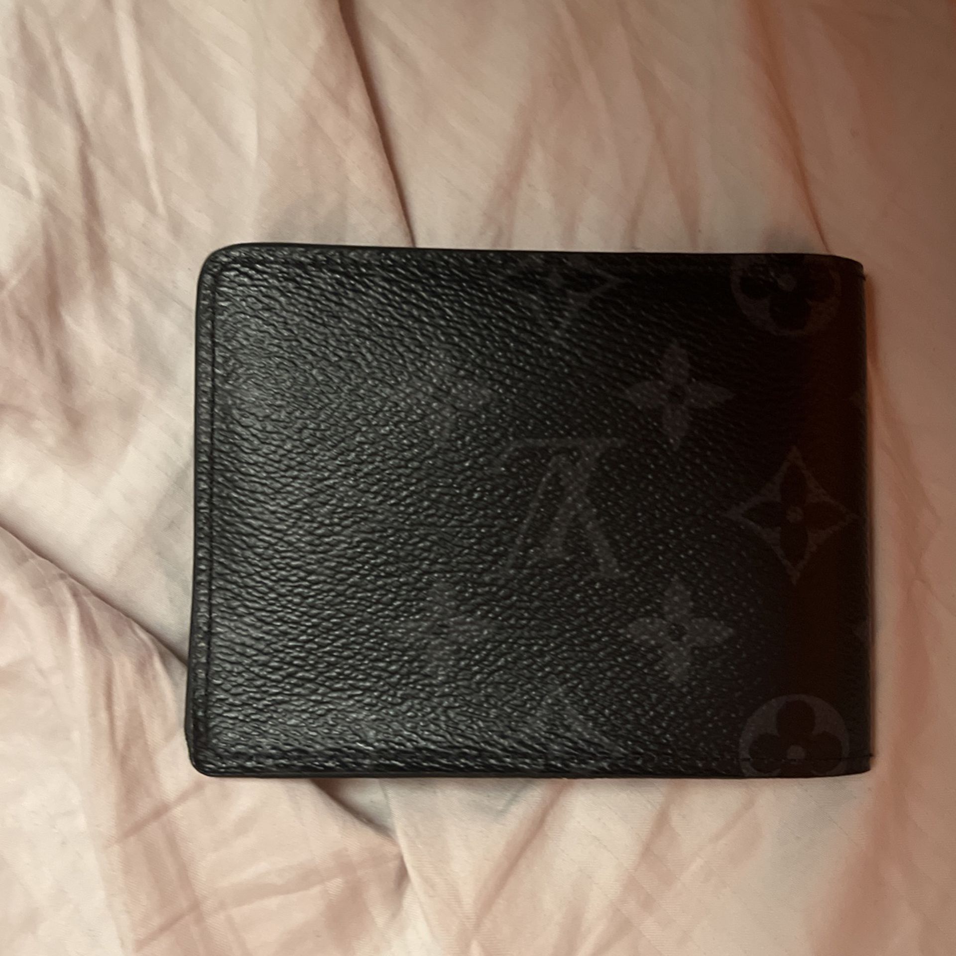 Authentic Louis Vuitton Wallet With Added Removable Chain for Sale in  Berlin, CT - OfferUp