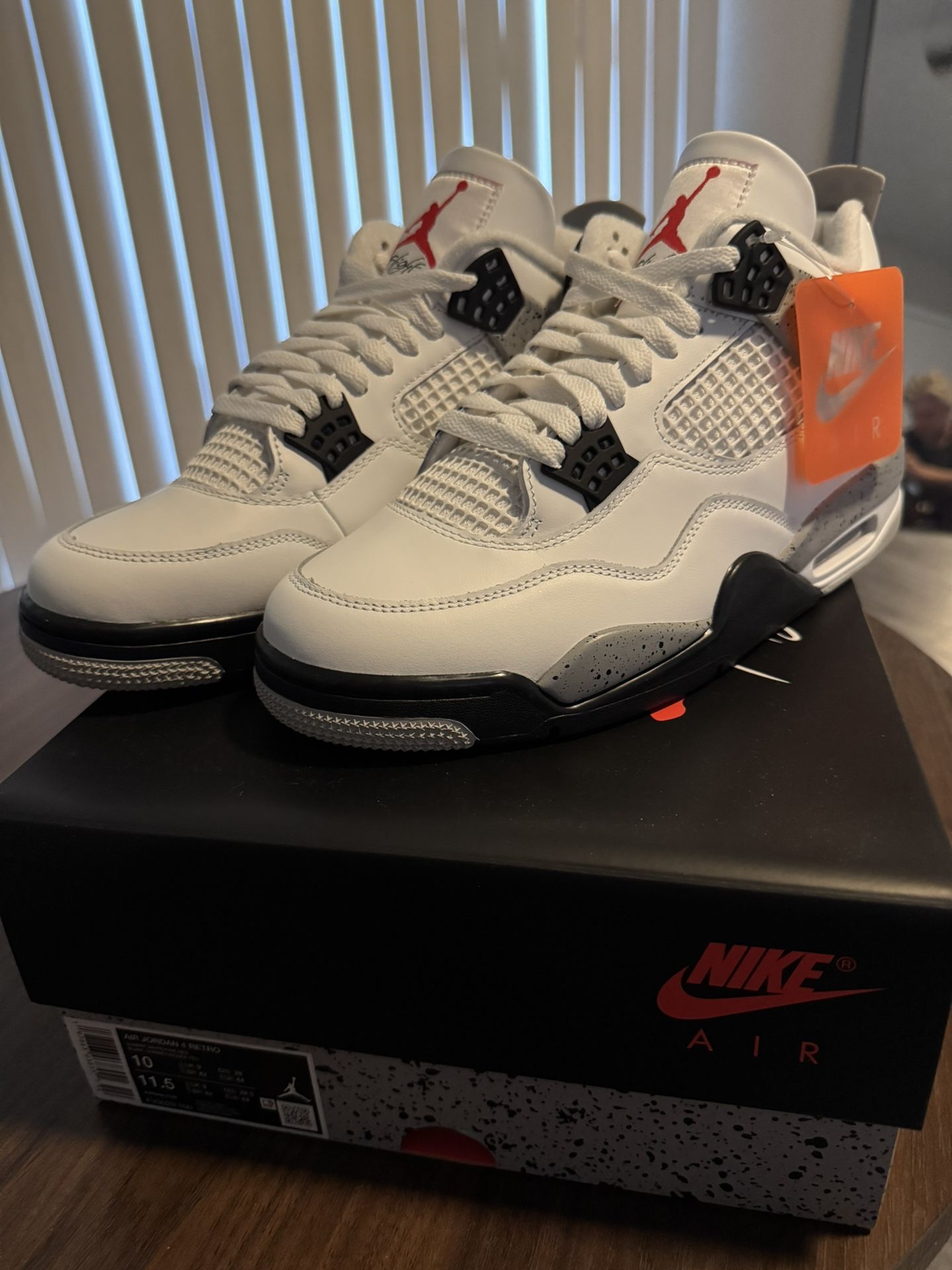 Air Jordan 4