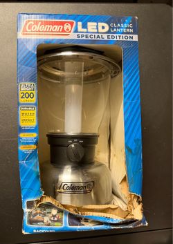 NOS Coleman LED Classic Lantern Special Edition 200 Lumens 8 D Cell Vintage
