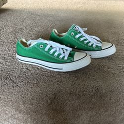 Converse Low Tops  Women’s Size 6.5