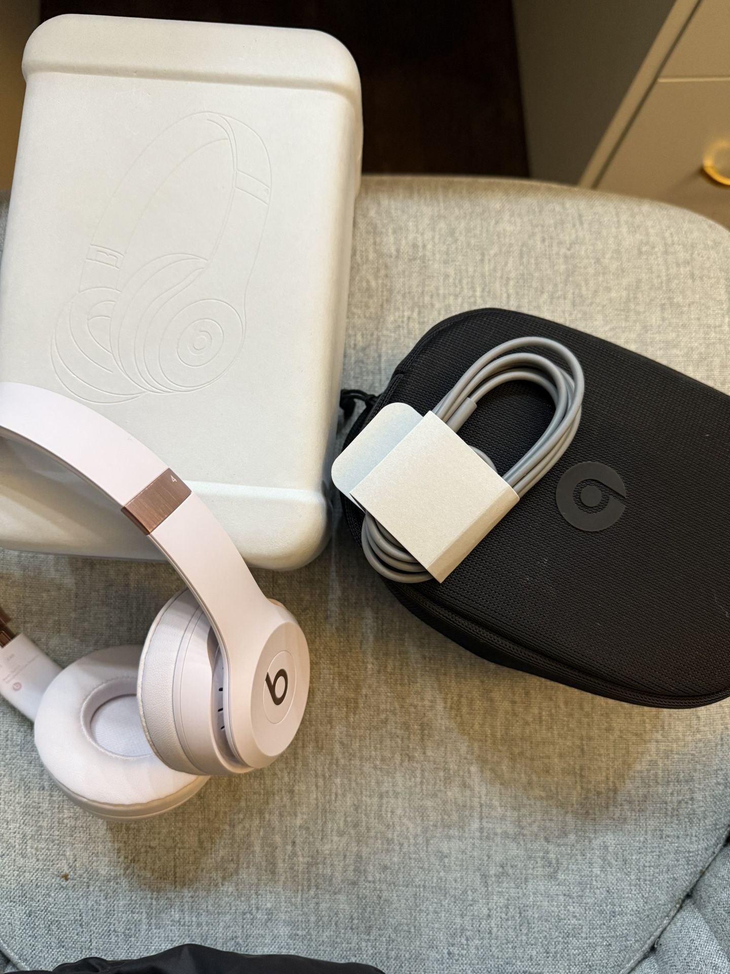 solo 4 beats (cloud pink)