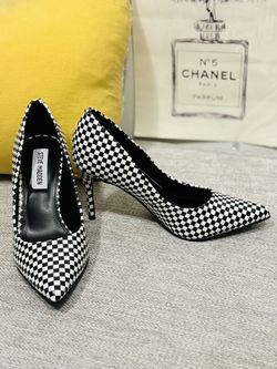 Steve Madden Checkered Pumps