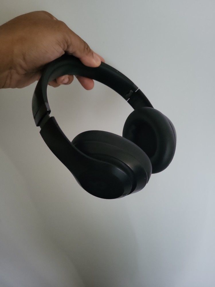Beats Studio Pro