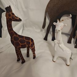 Vintage & Modern Giraffe Figurine Collection - 5 Pc Lot (Signed Kubla Craft Included)