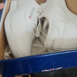 $30 Size 7 Shoes Woman  New 