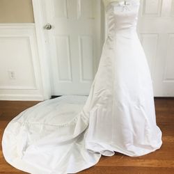  REDUCED PRICE  Bridal Wedding Gown Size 8/10