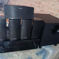 Receiver. 5 Speakers And Subwoofer