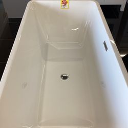 59” Freestanding Bathtub Easy Installation Anti Bacterial Surface High Gloss White Finish 