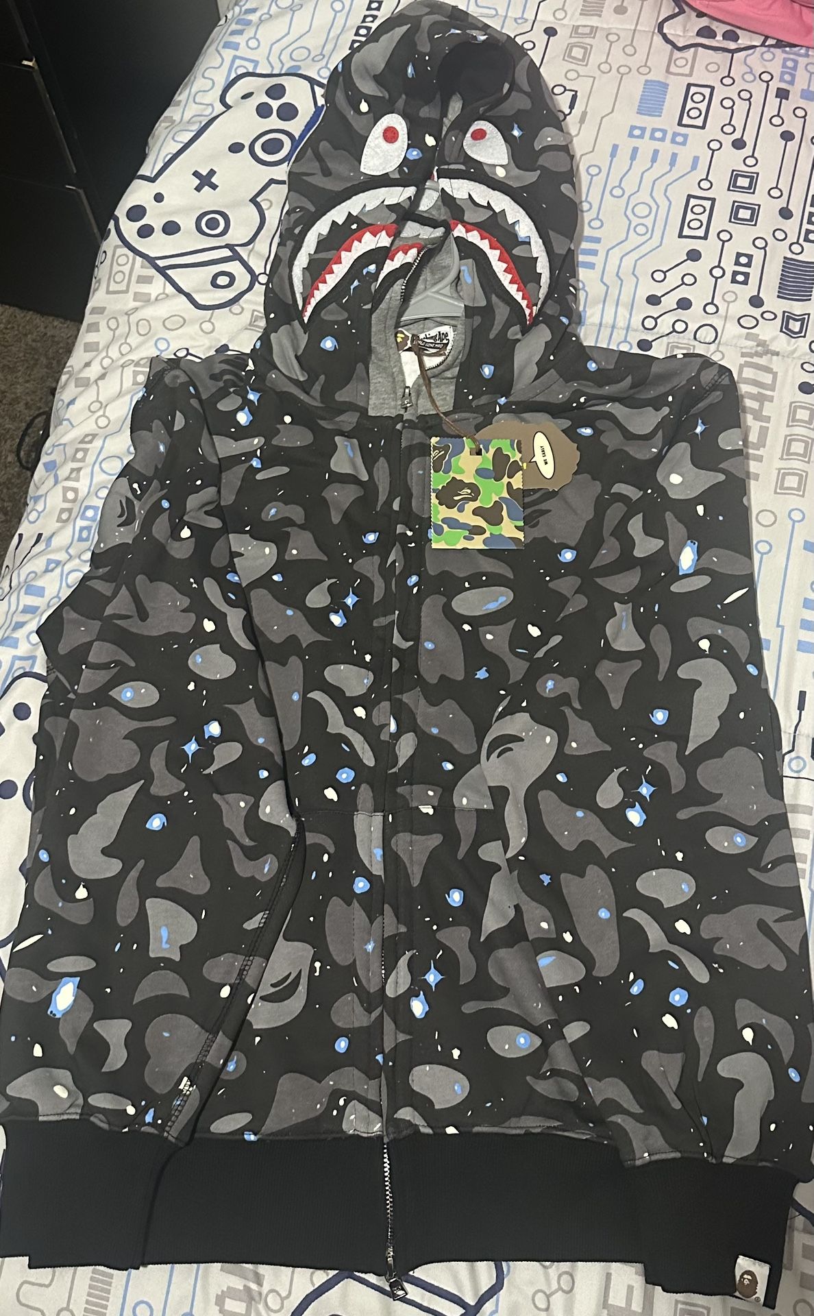 BAPE DoubleHoodie (glow in dark)