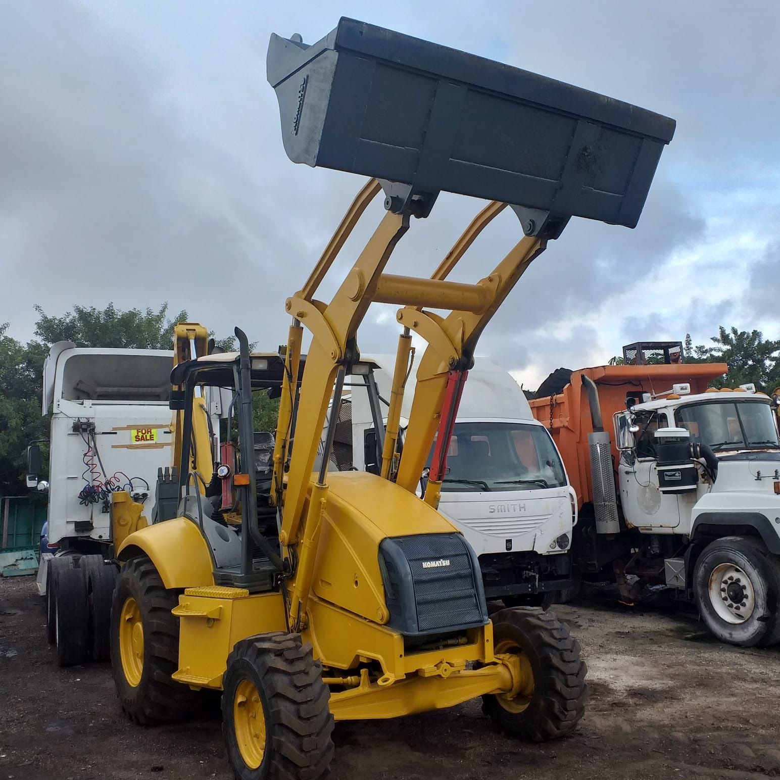 2009 Komatsu WB140-2N