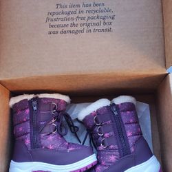 Snow Boots SZ 9c  KIDS