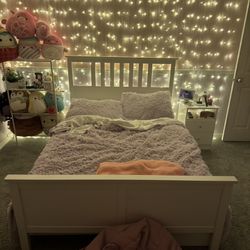 White Queen Bedroom set - Great Condition