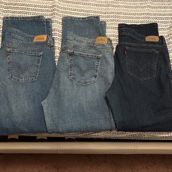 Women’s Levi jeans size 16 two pairs are like brand new one pair is used