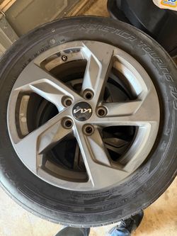 Kia k5 oem 16 inch wheels 5x114 no curb rash