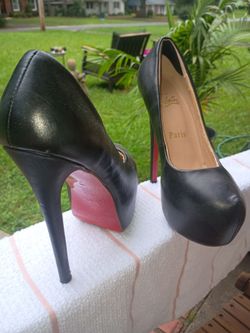 RED BOTTOM STILLETTOS SZ 38 8