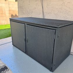 Outdoor Towel / Storage Bin