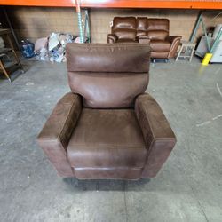 🛋 Brown Manual Recliner