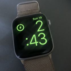 Apple Watch Is Locked Does Come With A Charger