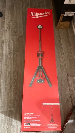 Milwaukee m18 tower light  NEW