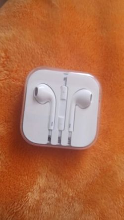IPhone apple headphones