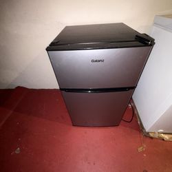 Galanz mini fridge